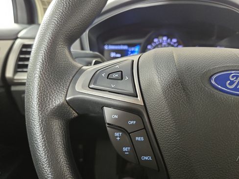 Used 2018 Ford Fusion SE w/ Fusion SE Technology Package FWD image 14