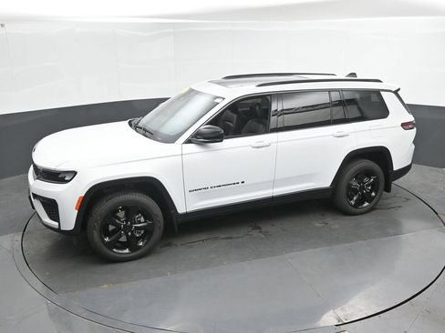New 2026 Jeep Grand Cherokee L Limited AWD/4WD image 36