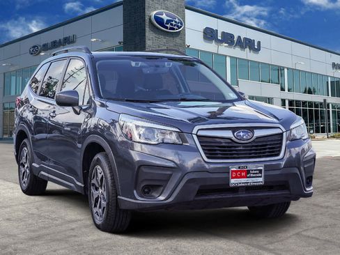 Used 2020 Subaru Forester Premium image 3