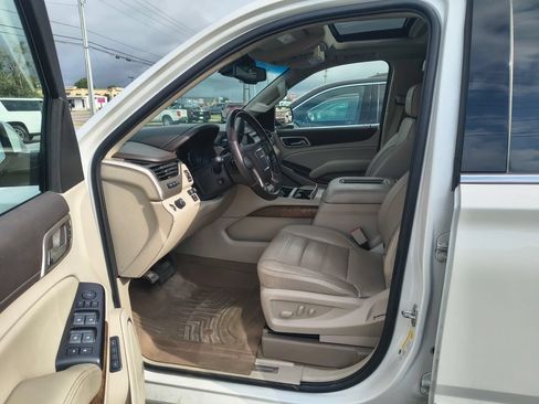 Used 2019 GMC Yukon XL Denali w/ Open Road Package RWD image 5