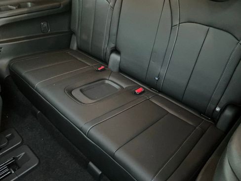 Used 2025 INFINITI QX60 Luxe w/ Vision Package image 12