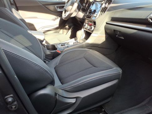 Used 2023 Subaru Forester Premium image 8