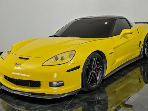 Used 2006 Chevrolet Corvette Z06 w/ Preferred Equipment Group RWD image 5