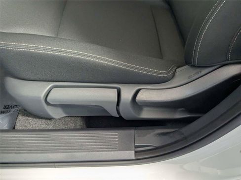 Used 2026 Nissan Rogue S AWD/4WD image 14