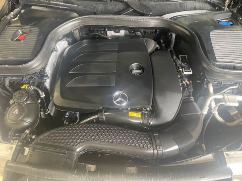Used 2022 Mercedes-Benz GLC 300 GLC 300 image 31