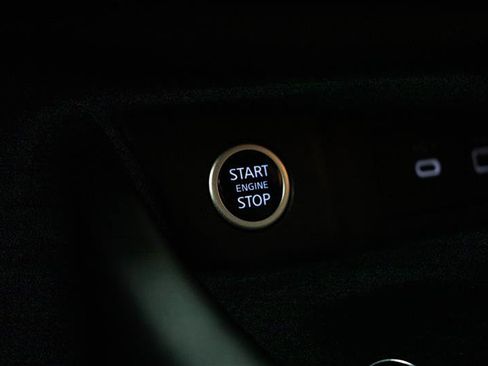 Used 2023 Nissan Rogue SV image 20