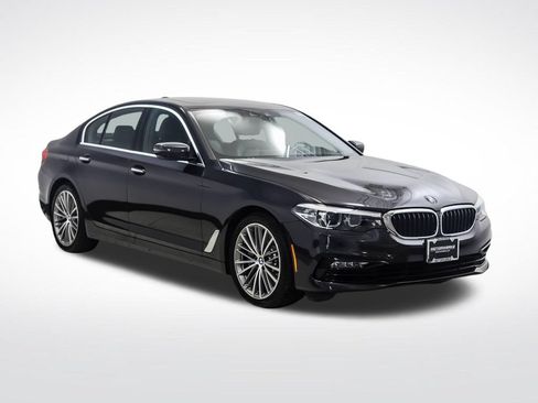 Used 2017 BMW 530i xDrive AWD/4WD image 7