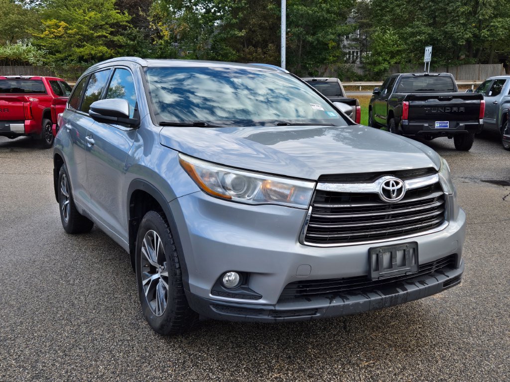 Used 2016 Toyota Highlander XLE AWD/4WD image 8
