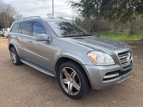 Used 2012 Mercedes-Benz GL 550 4MATIC image 1
