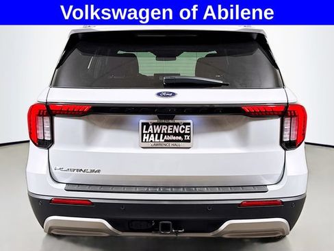 Used 2026 Ford Explorer Platinum RWD image 5
