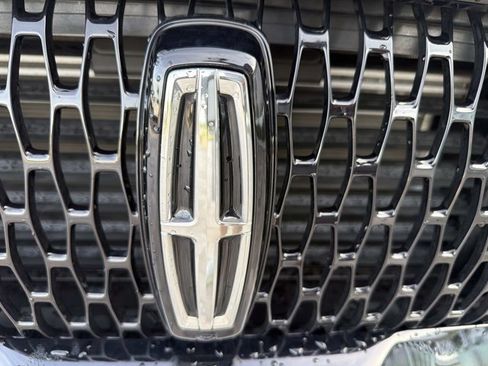 Used 2023 Lincoln Aviator Reserve w/ Equipment Group 201A RWD image 8