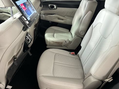 Used 2023 Kia Sorento SX Prestige AWD/4WD image 25