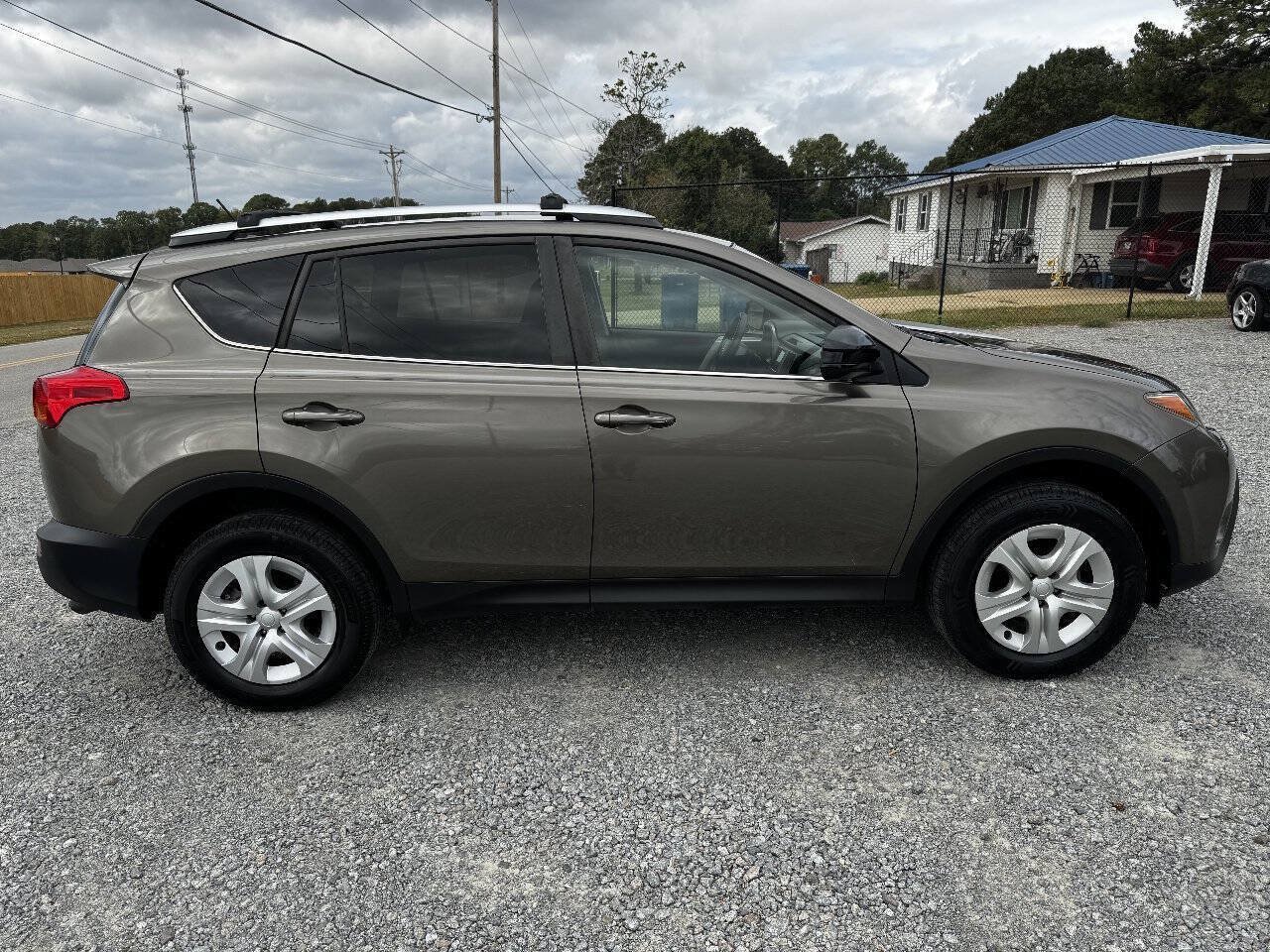 Used 2014 Toyota RAV4 LE AWD/4WD image 6