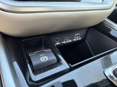 Used 2025 Subaru Legacy Limited w/ Popular Package #3 image 34