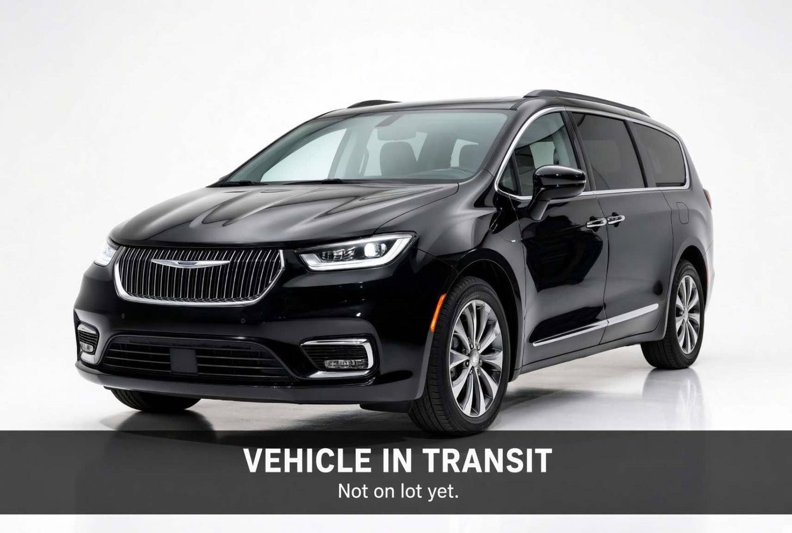 Used 2025 Chrysler Pacifica Limited FWD image 1