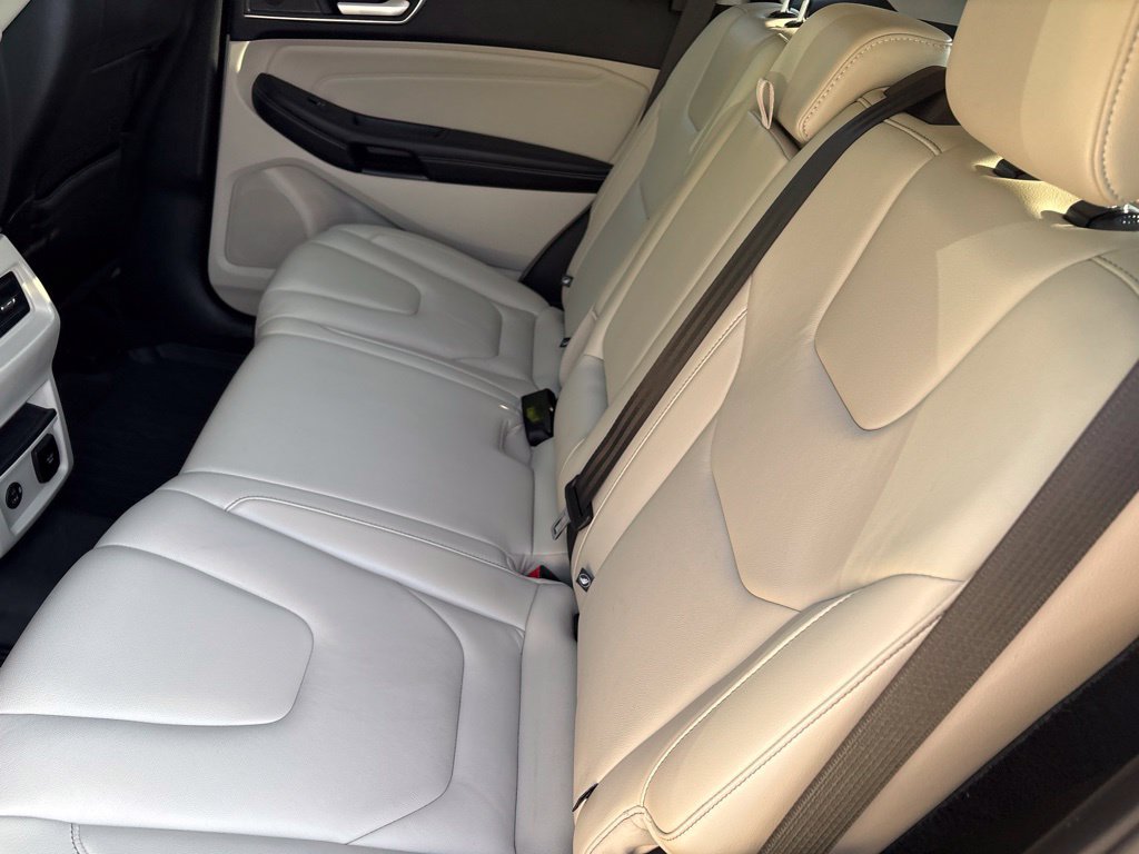 Used 2022 Ford Edge Titanium AWD/4WD image 10