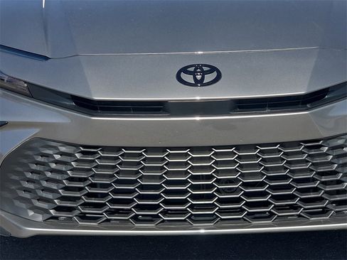 New 2026 Toyota Camry SE image 7