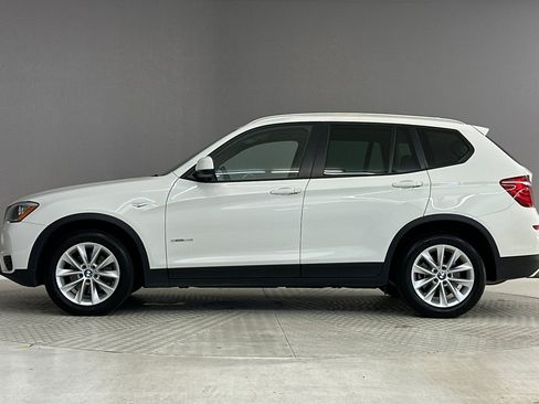 Used 2017 BMW X3 sDrive28i RWD image 2