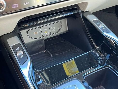 Certified 2025 Kia Sorento SX Prestige image 28