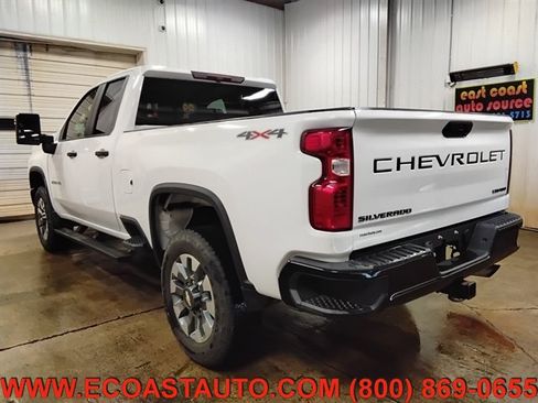 Used 2022 Chevrolet Silverado 2500 Custom w/ Custom Convenience Package AWD/4WD image 6