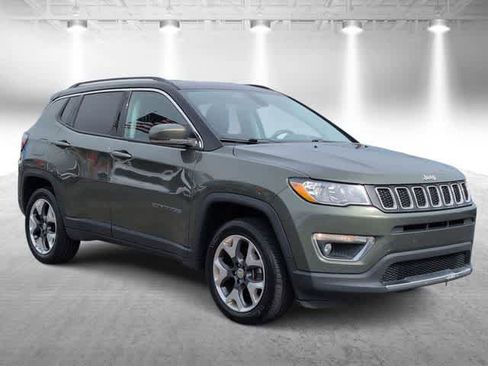 Used 2018 Jeep Compass Limited AWD/4WD image 2