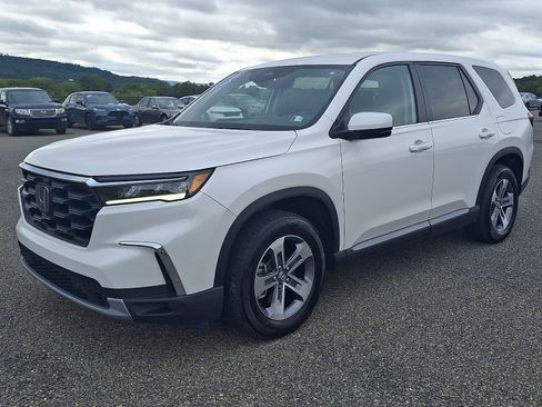 Used 2025 Honda Pilot EX-L image 4