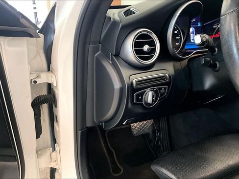 Used 2019 Mercedes-Benz C 300 Sedan image 29