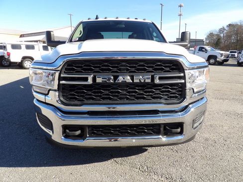 Used 2019 RAM 3500 Tradesman w/ Chrome Appearance Group image 10