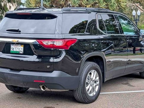Used 2020 Chevrolet Traverse LT image 11
