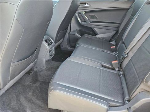 Used 2020 Volkswagen Tiguan SEL FWD image 18