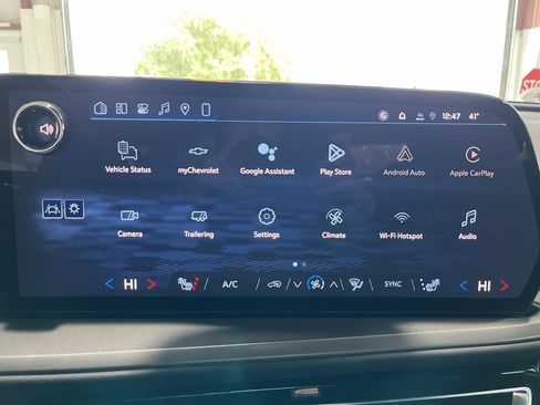 New 2026 Chevrolet Traverse LT w/ Midnight/Sport Edition image 13