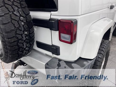 Used 2014 Jeep Wrangler Unlimited Sahara w/ Dual Top Group image 13