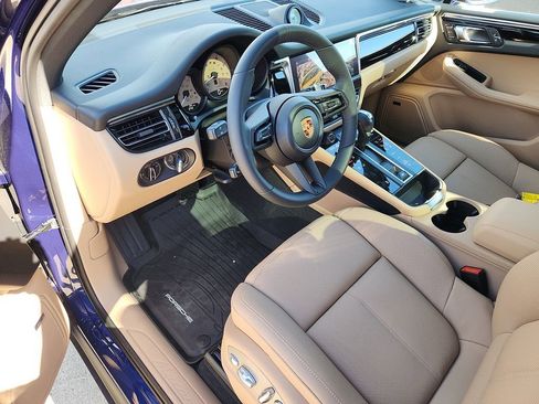 New 2026 Porsche Macan image 4