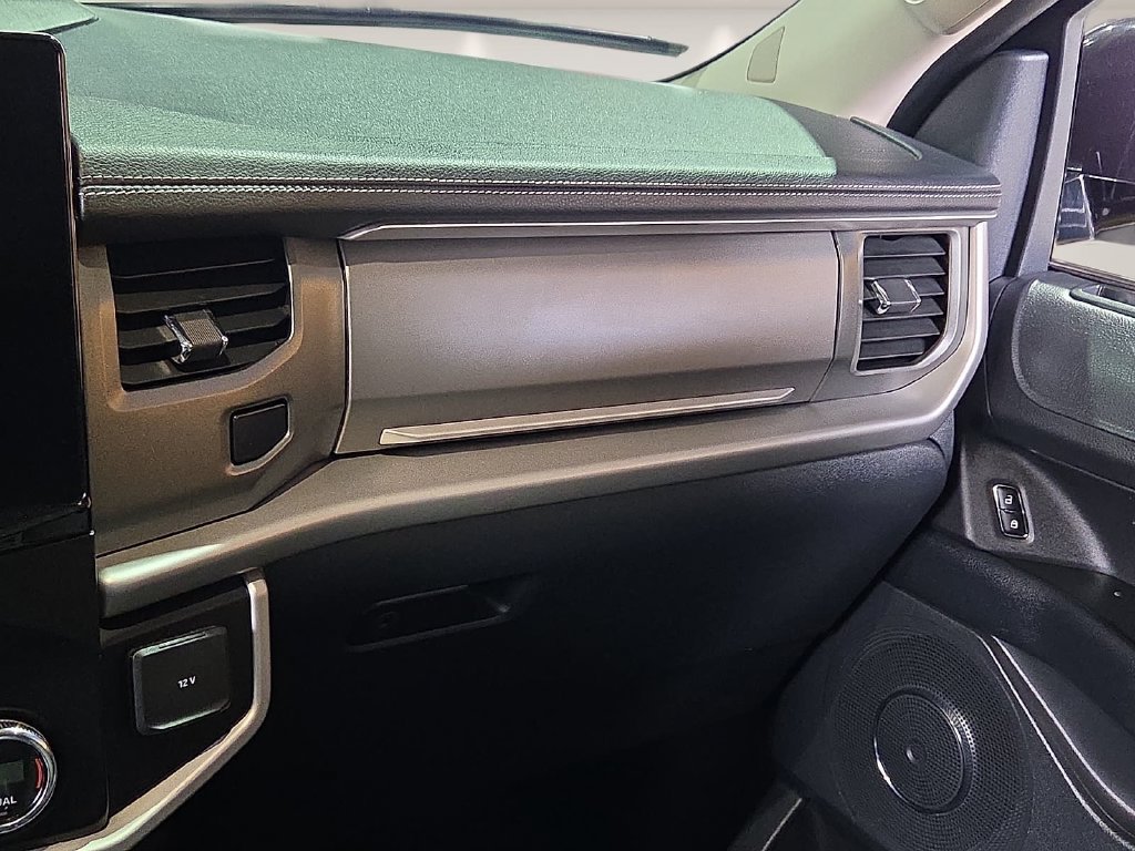Used 2022 Ford Expedition XLT AWD/4WD image 23