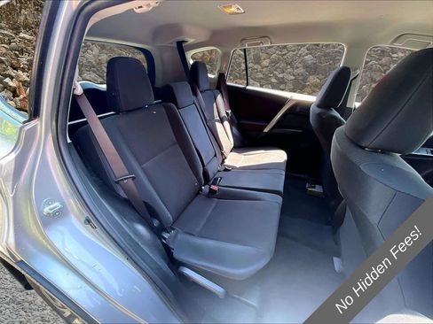 Used 2018 Toyota RAV4 LE w/ All Weather Liner Package AWD/4WD image 23