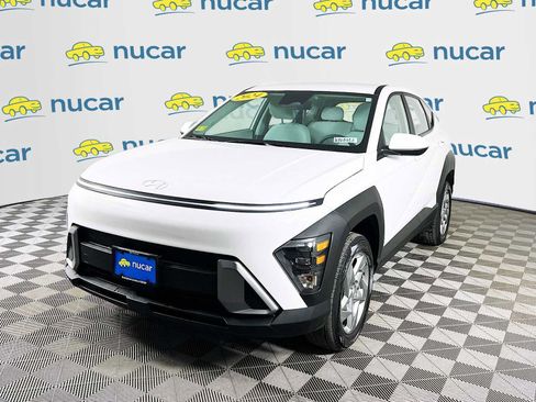 Certified 2024 Hyundai Kona SE image 3