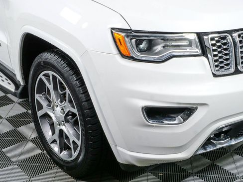 Used 2020 Jeep Grand Cherokee Overland RWD image 38