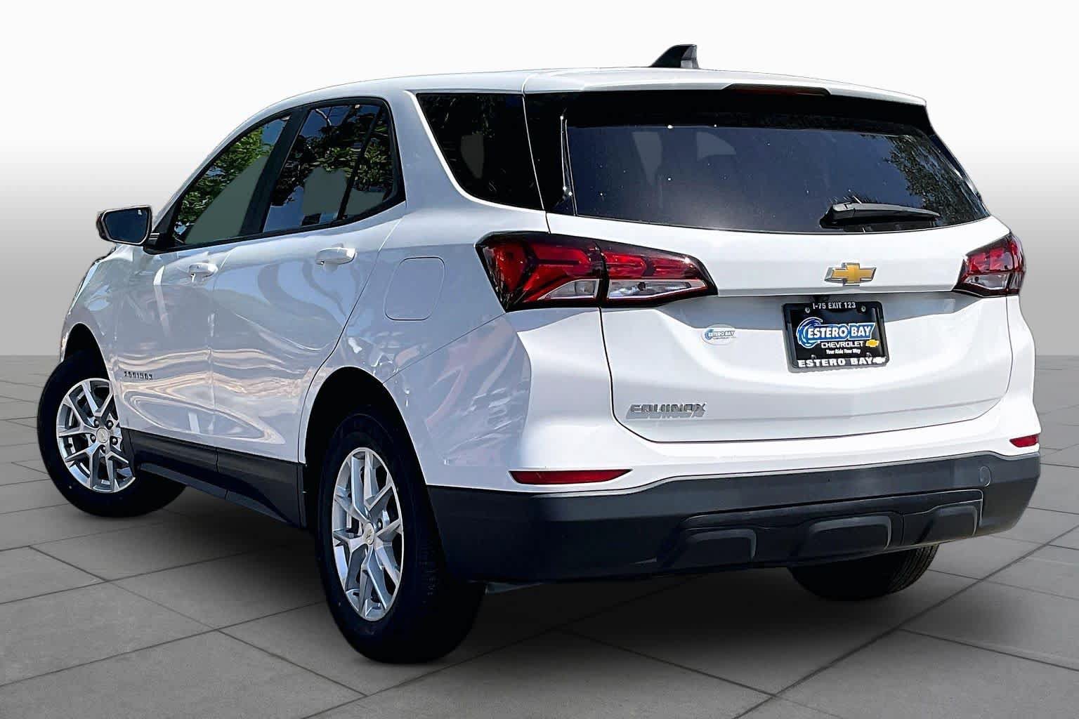 Used 2022 Chevrolet Equinox LS w/ LS Convenience Package FWD image 12