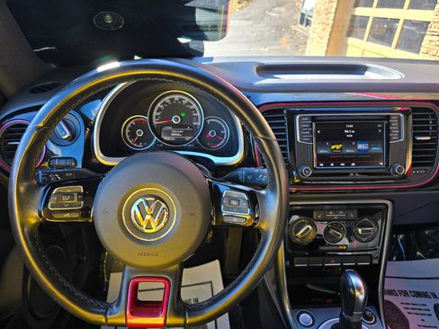 Used 2017 Volkswagen Beetle #PinkBeetle image 13