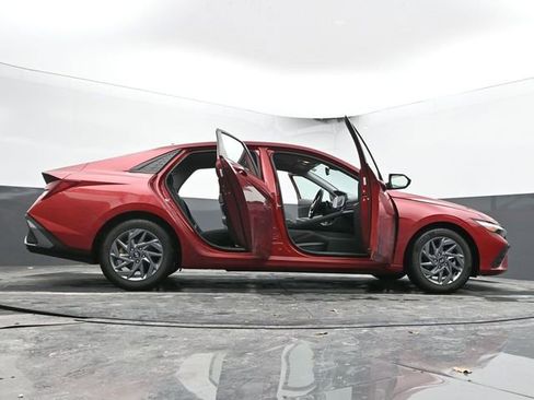 Used 2024 Hyundai Elantra SEL image 73