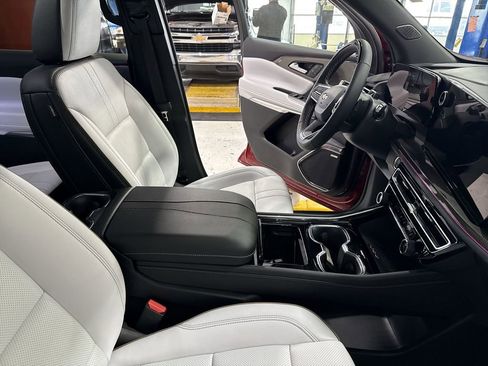 Certified 2026 Chevrolet Traverse High Country w/ LPO, Floor Liner Package image 13