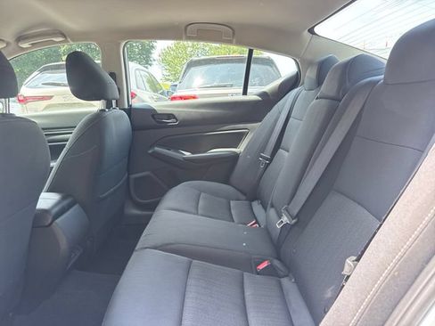 Used 2025 Nissan Altima 2.5 SV FWD image 11