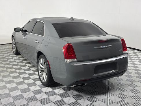 Used 2019 Chrysler 300 Limited RWD image 7