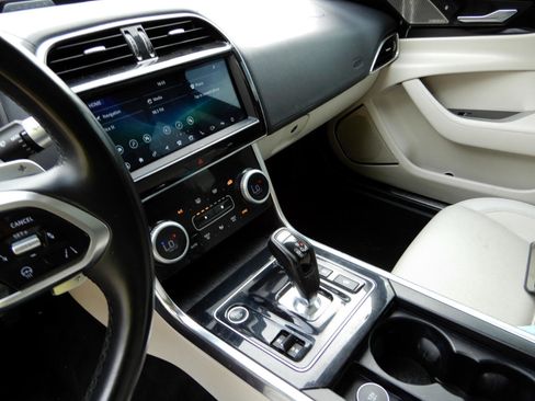 Used 2020 Jaguar XE S image 14