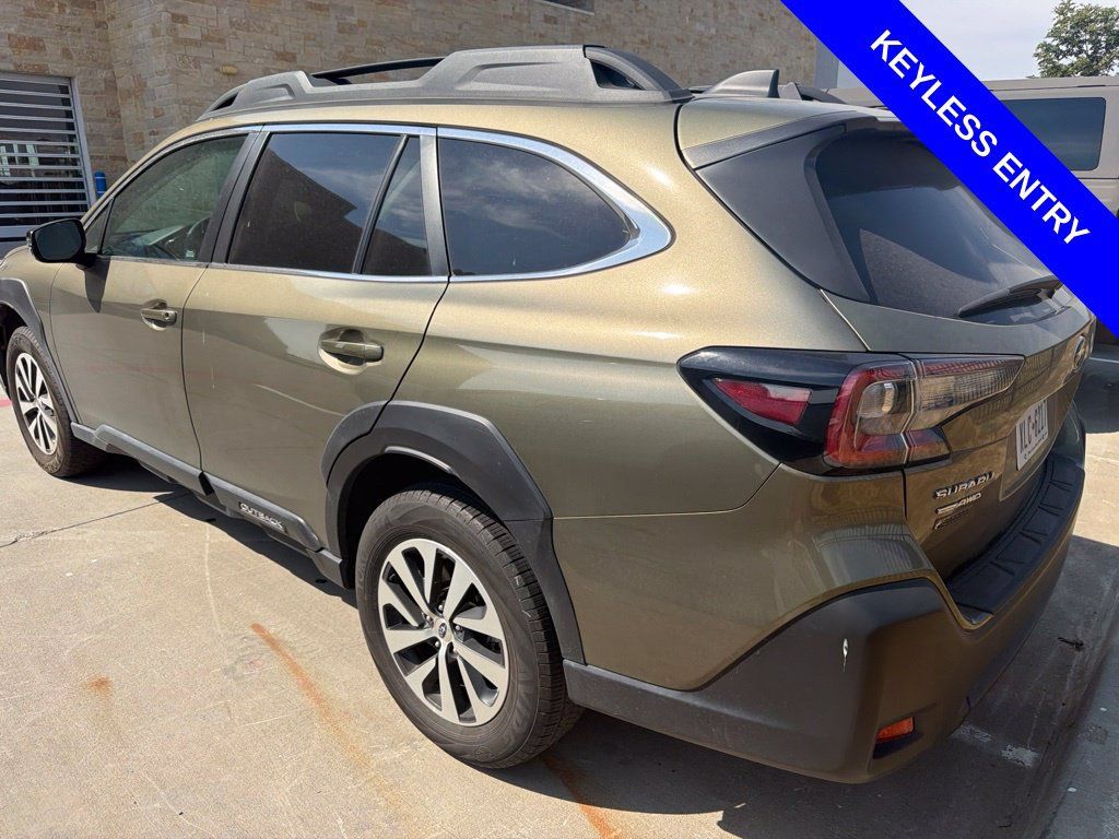 Used 2024 Subaru Outback Premium AWD/4WD image 4