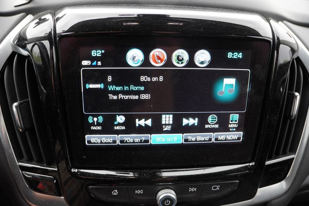 Used 2019 Chevrolet Traverse LT w/ LPO, Blackout Package AWD/4WD image 5