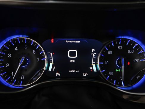 Used 2023 Chrysler Pacifica Limited FWD image 29
