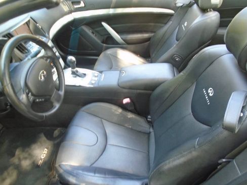 Used 2013 INFINITI G37 Convertible w/ Premium Pkg RWD image 10
