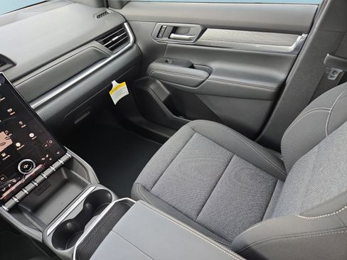 Used 2025 GMC Terrain Elevation image 13