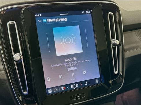 Used 2023 Volvo C40 P8 Recharge Ultimate image 15